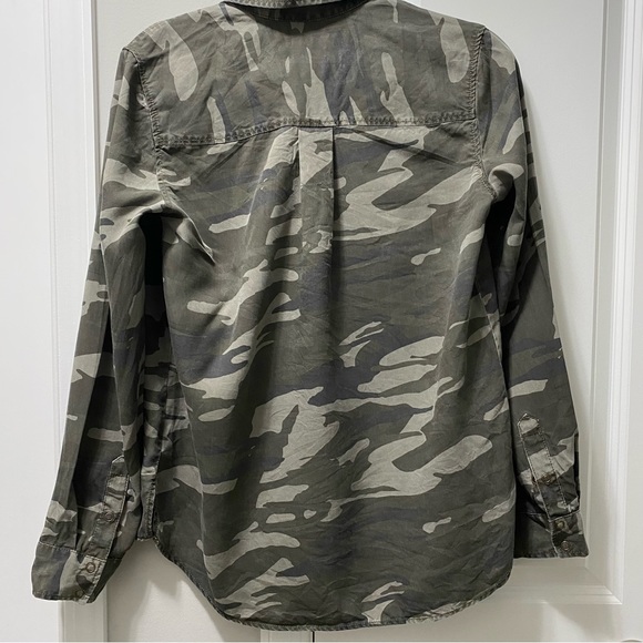NEW EXPRESS CAMO BOYFRIEND SHIRT SMALL. - Picture 5 of 8